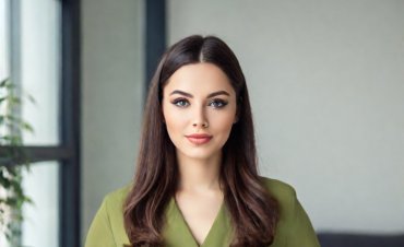Миа Мосс